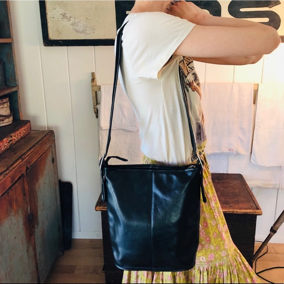 Coach Handbags - ♥️ Coach ♥️ Vintage Black Leather Bucket Bag